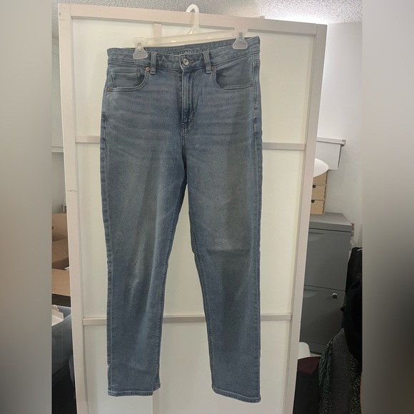 American Eagle Stretch Mom Jeans | Size 8 - Picture 2 of 5